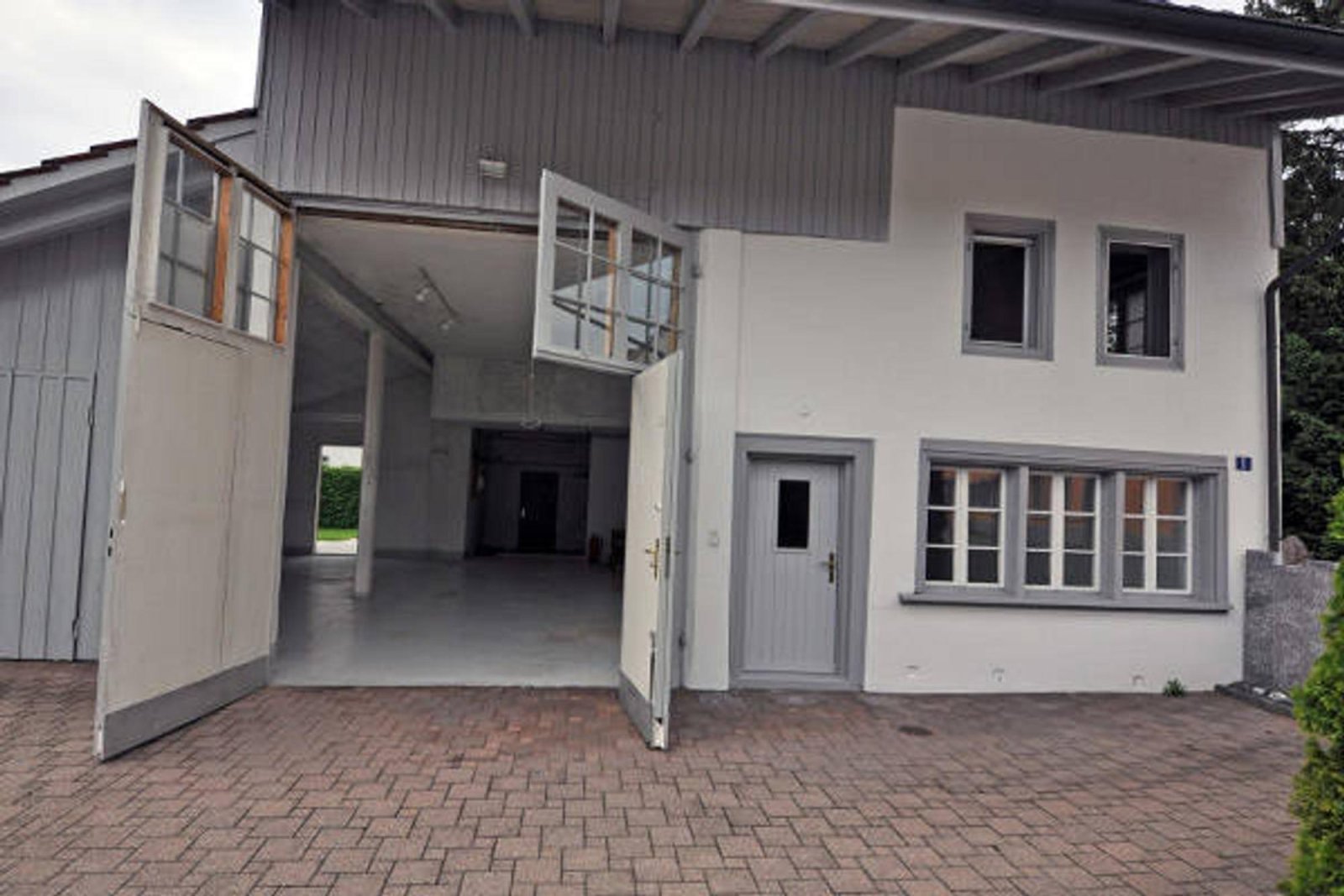 6,5 Zimmer-Haus mit Gewerberaum (94m2)