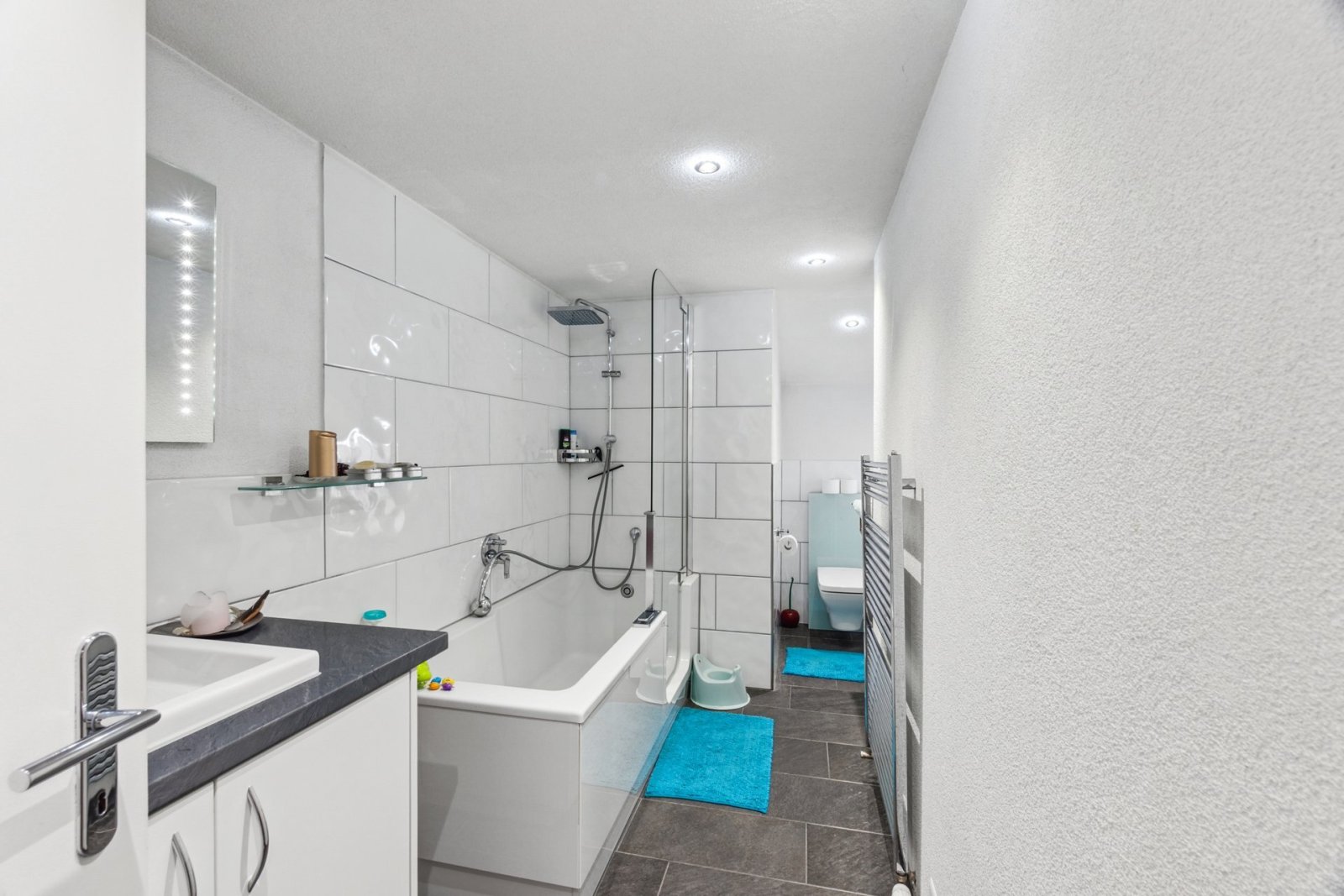 6,5 Zimmer-Haus mit Gewerberaum (94m2)