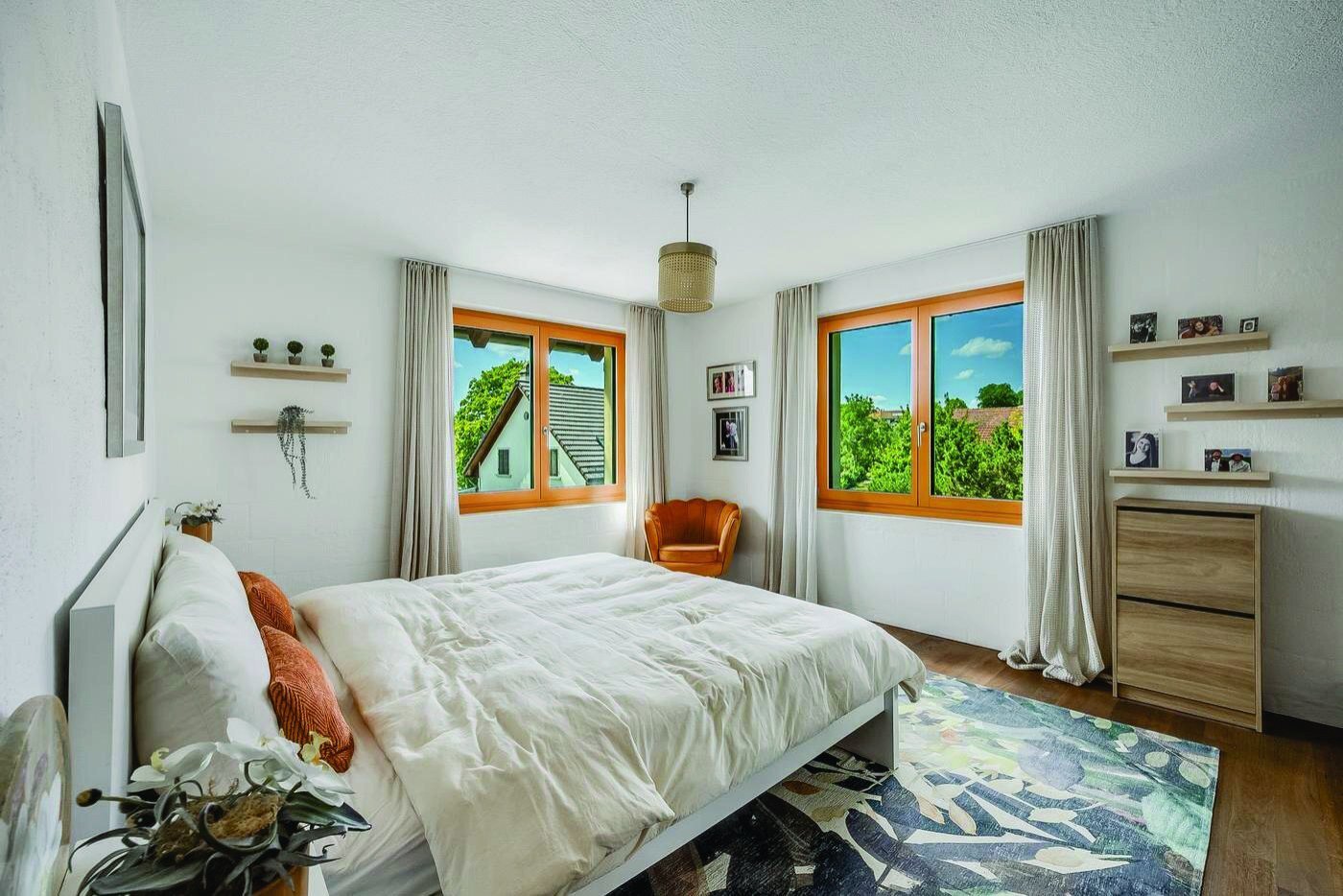 Ruhig gelegenes 4.5 Zimmer Doppeleinfamilienhaus mit Ausbaupotenzial!