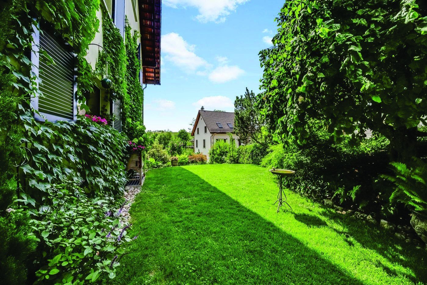 Ruhig gelegenes 4.5 Zimmer Doppeleinfamilienhaus mit Ausbaupotenzial!