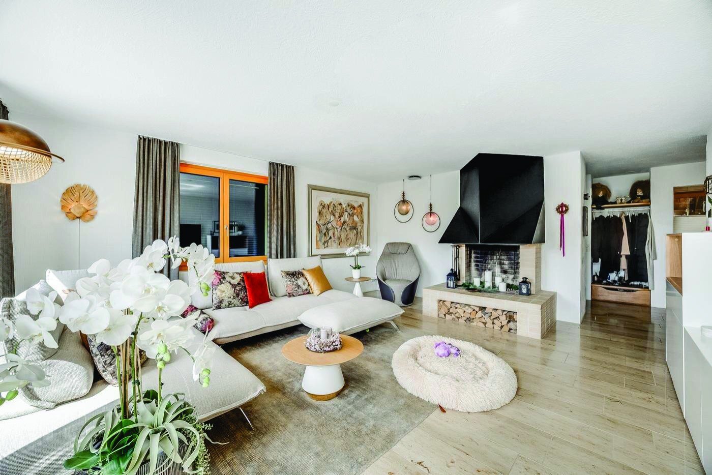 Ruhig gelegenes 4.5 Zimmer Doppeleinfamilienhaus mit Ausbaupotenzial!