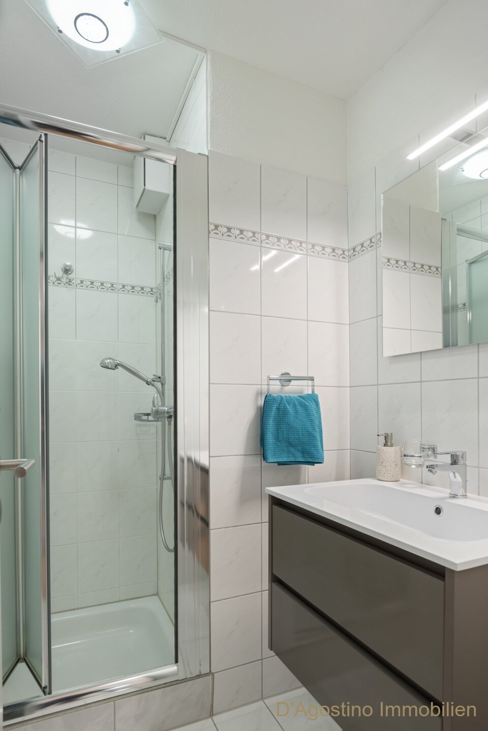 DU/WC DU/WC