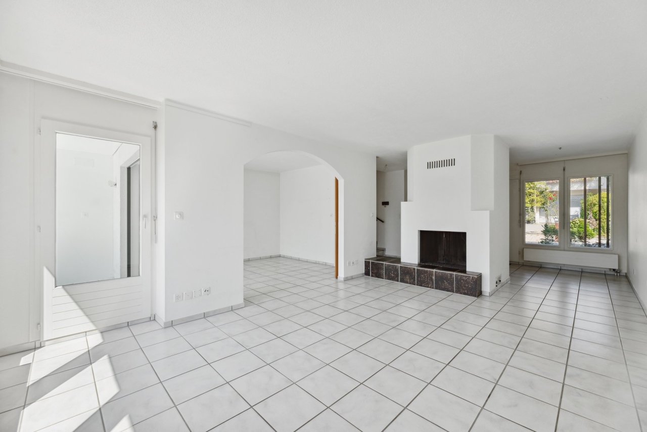 Ess-/Wohnbereich mit Cheminée Ess-/Wohnbereich mit Cheminée