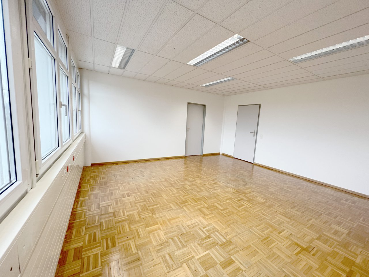 Büro.jpg Büro.jpg